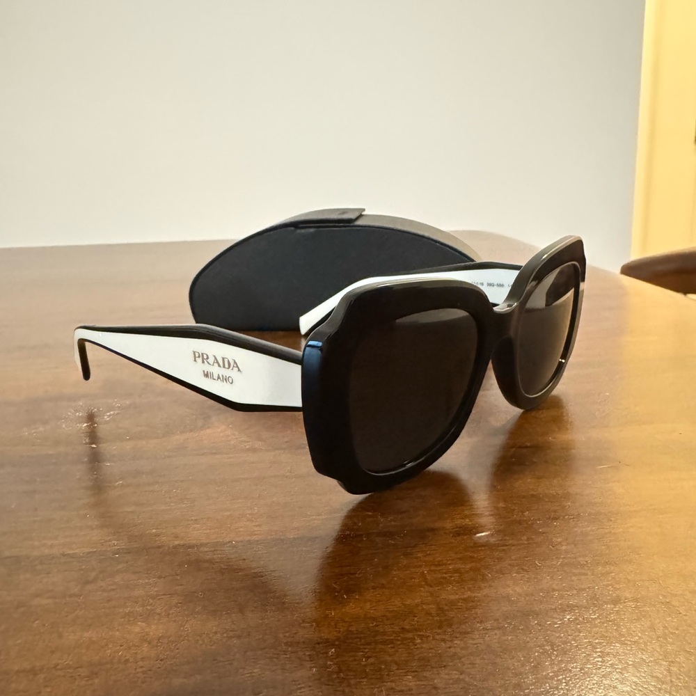 Prada Women's Sunglasses in Black and White